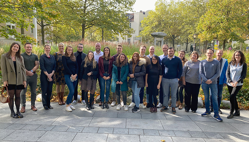 Gruppenbild zum Talent-Programm DEJourney der Crédit Agricole Gruppe Deutschland